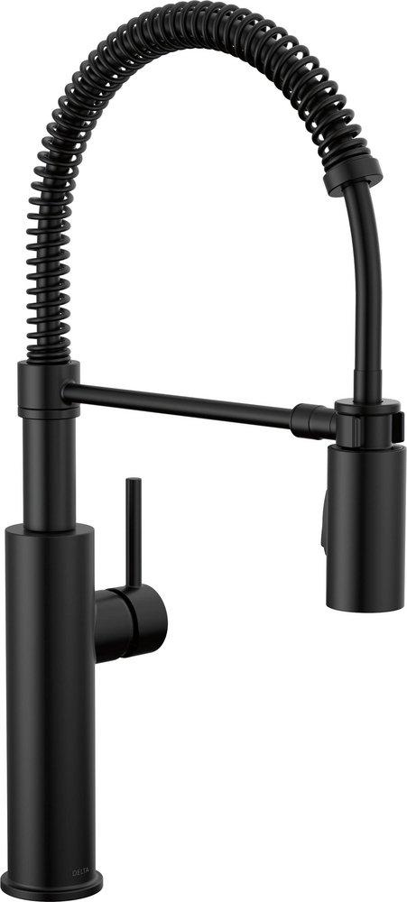 Delta Faucet Antoni™ Single Handle Pull Down Kitchen Faucet in Matte Black