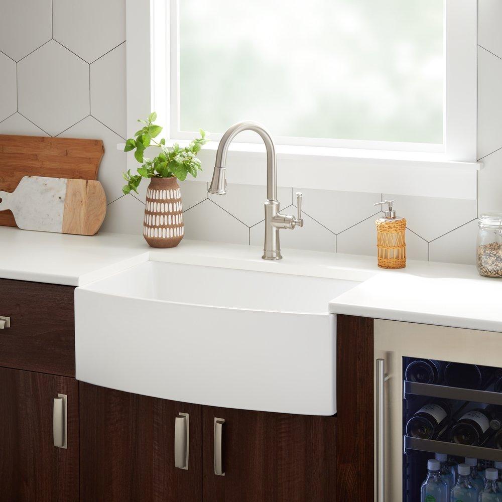 47-1/4 x 18-1/2 in. No Hole Fireclay 3 Bowl Farmhouse and Apron Front Kitchen Sink in White