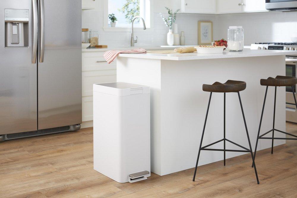 13 gal. Elongated Step Can