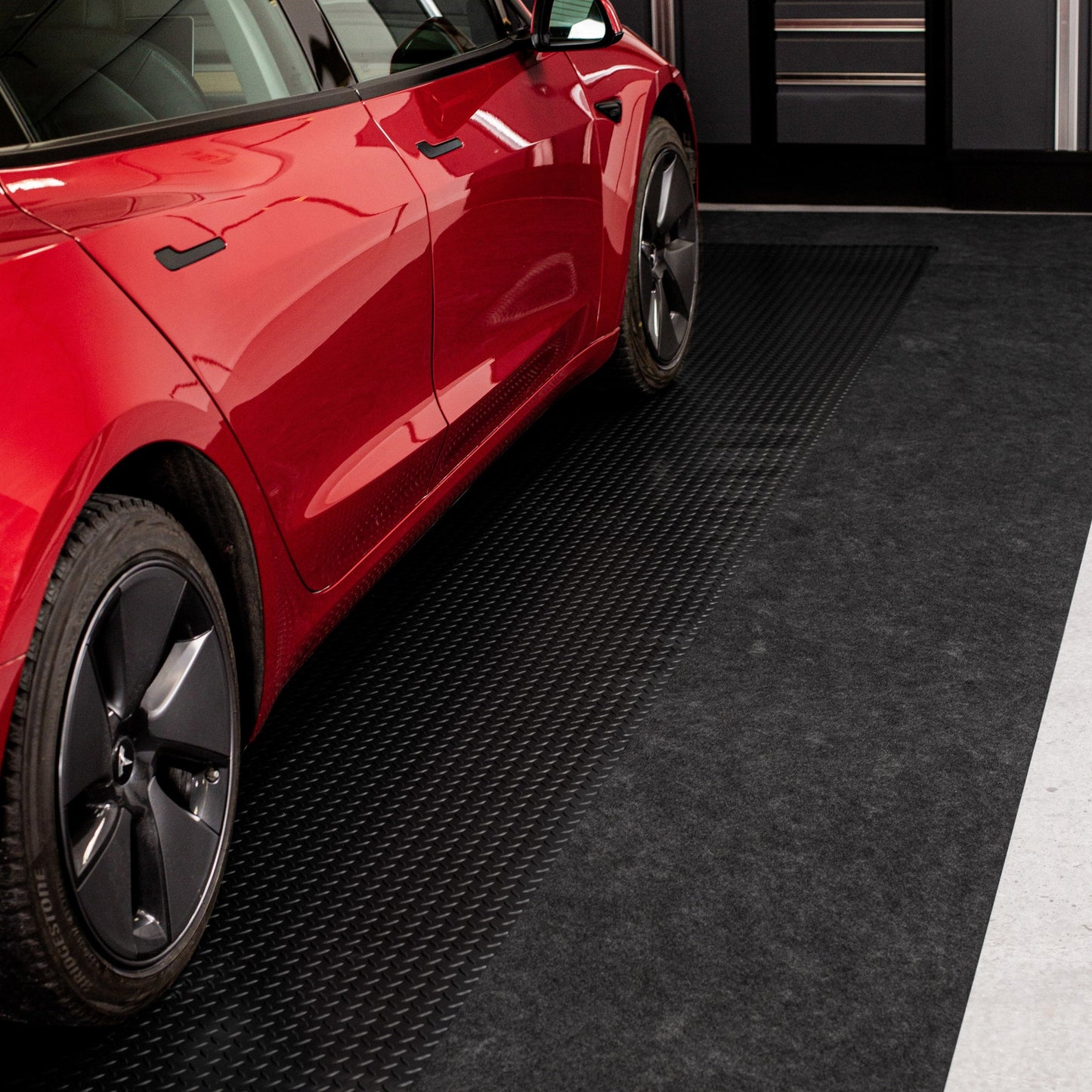 Garage Floor Runner | Absorbent Flooring | G-Floor<sup>®</sup> Drip & Dry Absorbent Vinyl Flooring