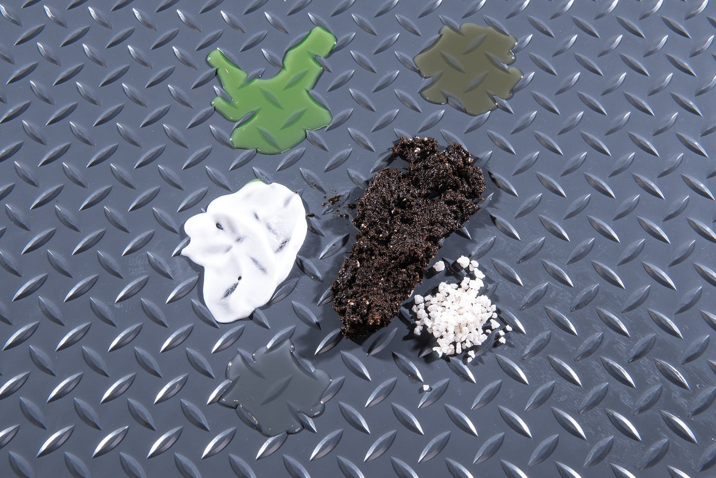 Garage Flooring | Diamond Tread™ | G-Floor<sup>®</sup> Roll-Out Vinyl Flooring