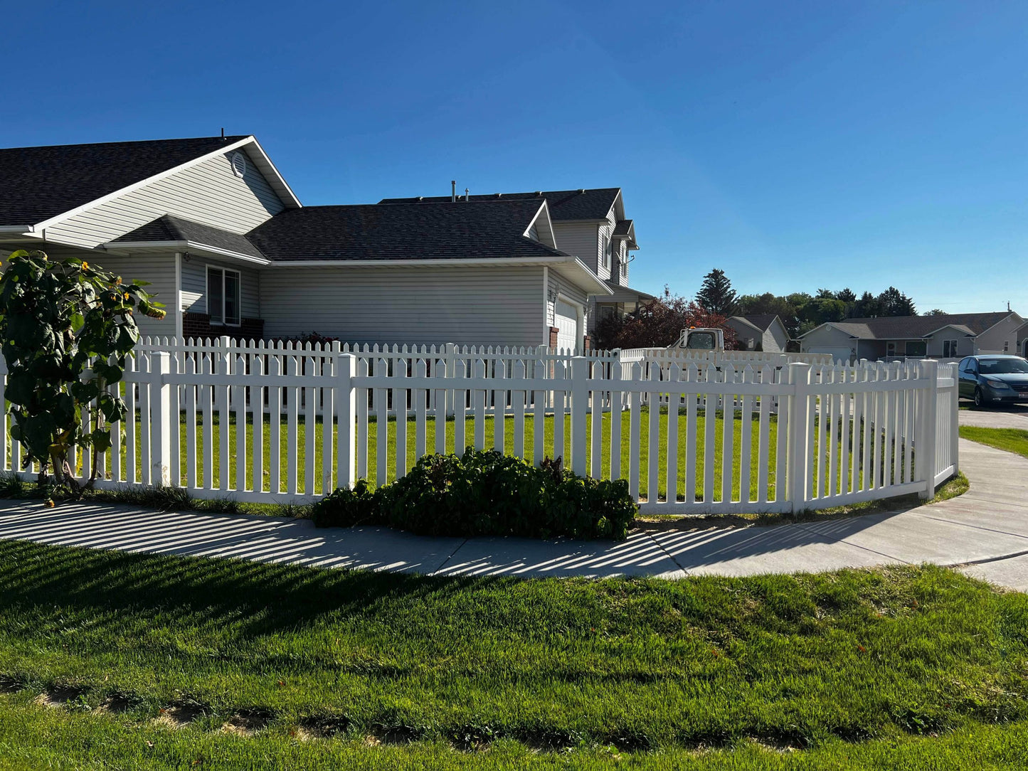 Vinyl Picket Fence