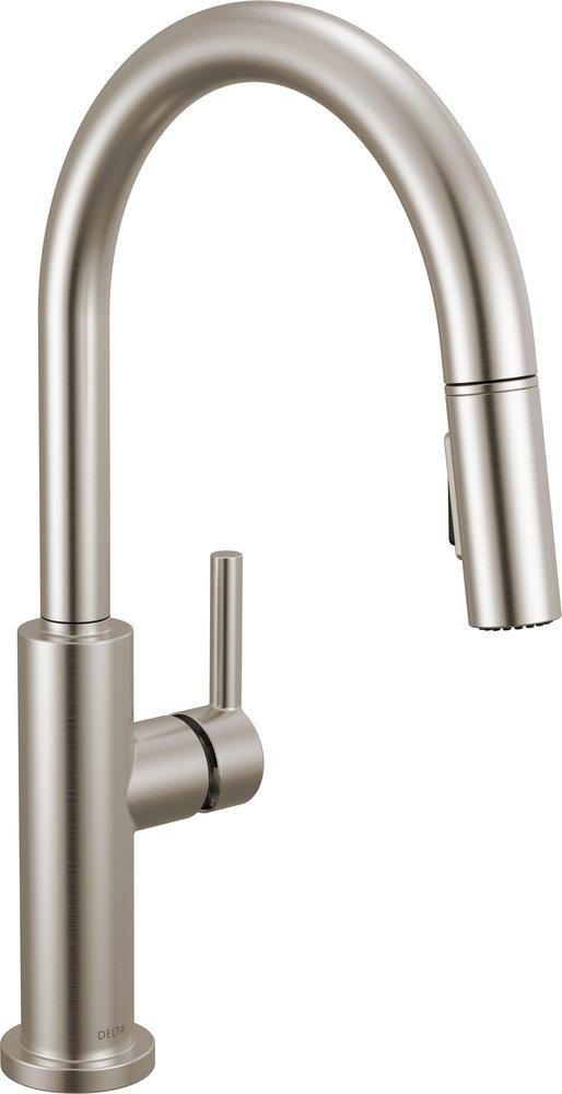 Delta Faucet Nicoli™ Single Handle Pull Down Kitchen Faucet in Stainless