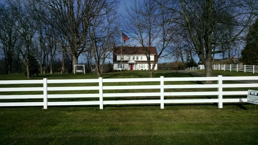 4 Rail Vinyl Horse Fence