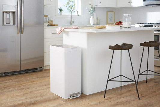 13 gal. Elongated Step Can