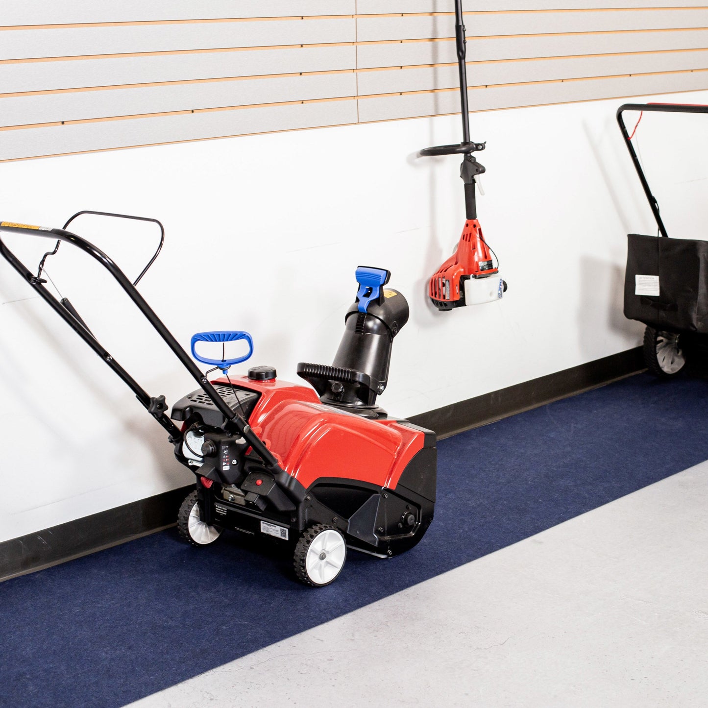 Garage Floor Runner | Absorbent Flooring | G-Floor<sup>®</sup> Drip & Dry Absorbent Vinyl Flooring