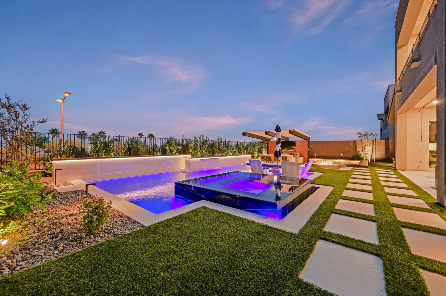 Neon Side Flex 0612 Strip Light 16'-82' 24VDC