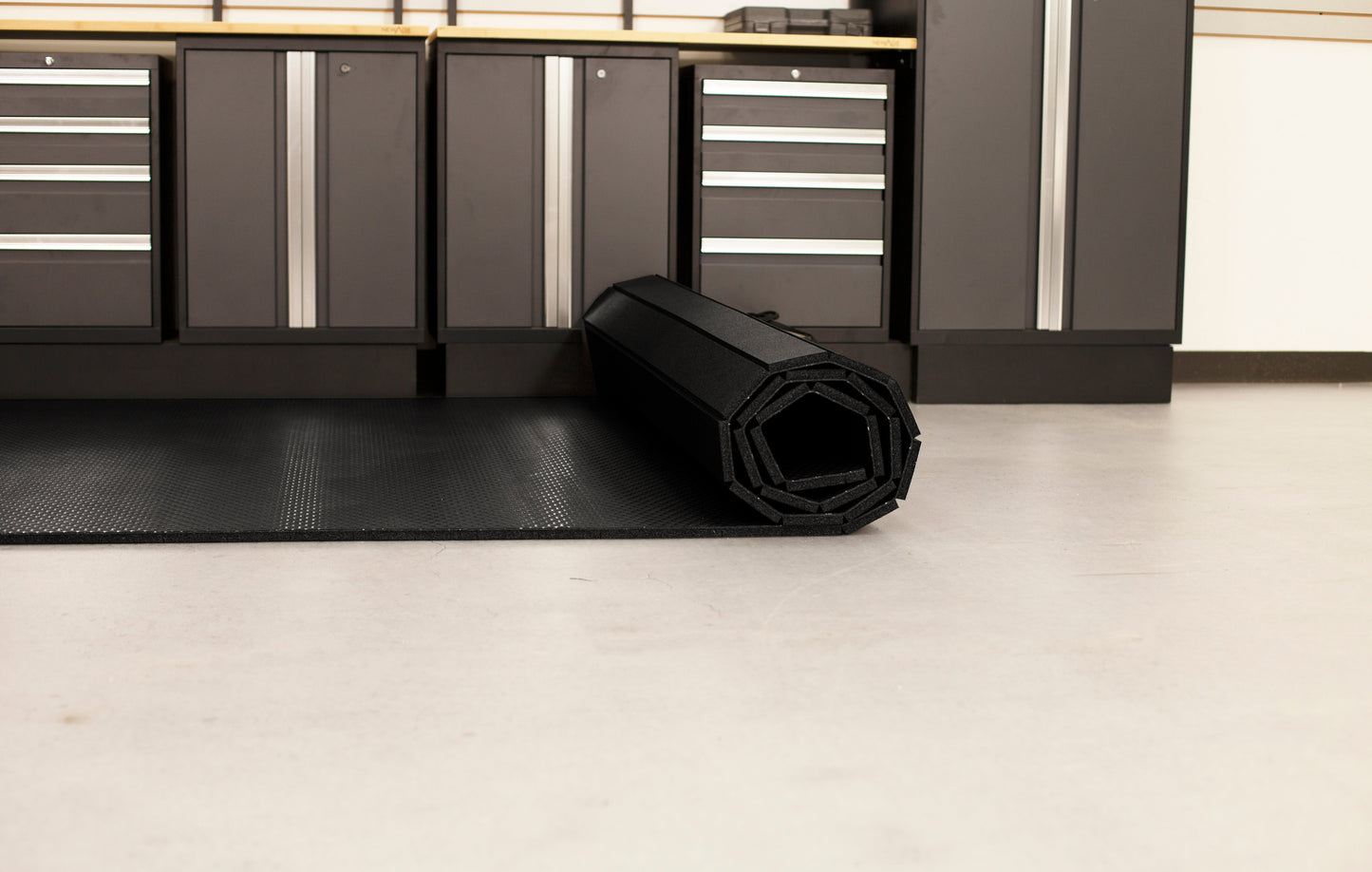 Anti-Fatigue Mat | Diamond Tread™ | G-Floor<sup>®</sup> Anti-Fatigue Cushioned Vinyl Flooring