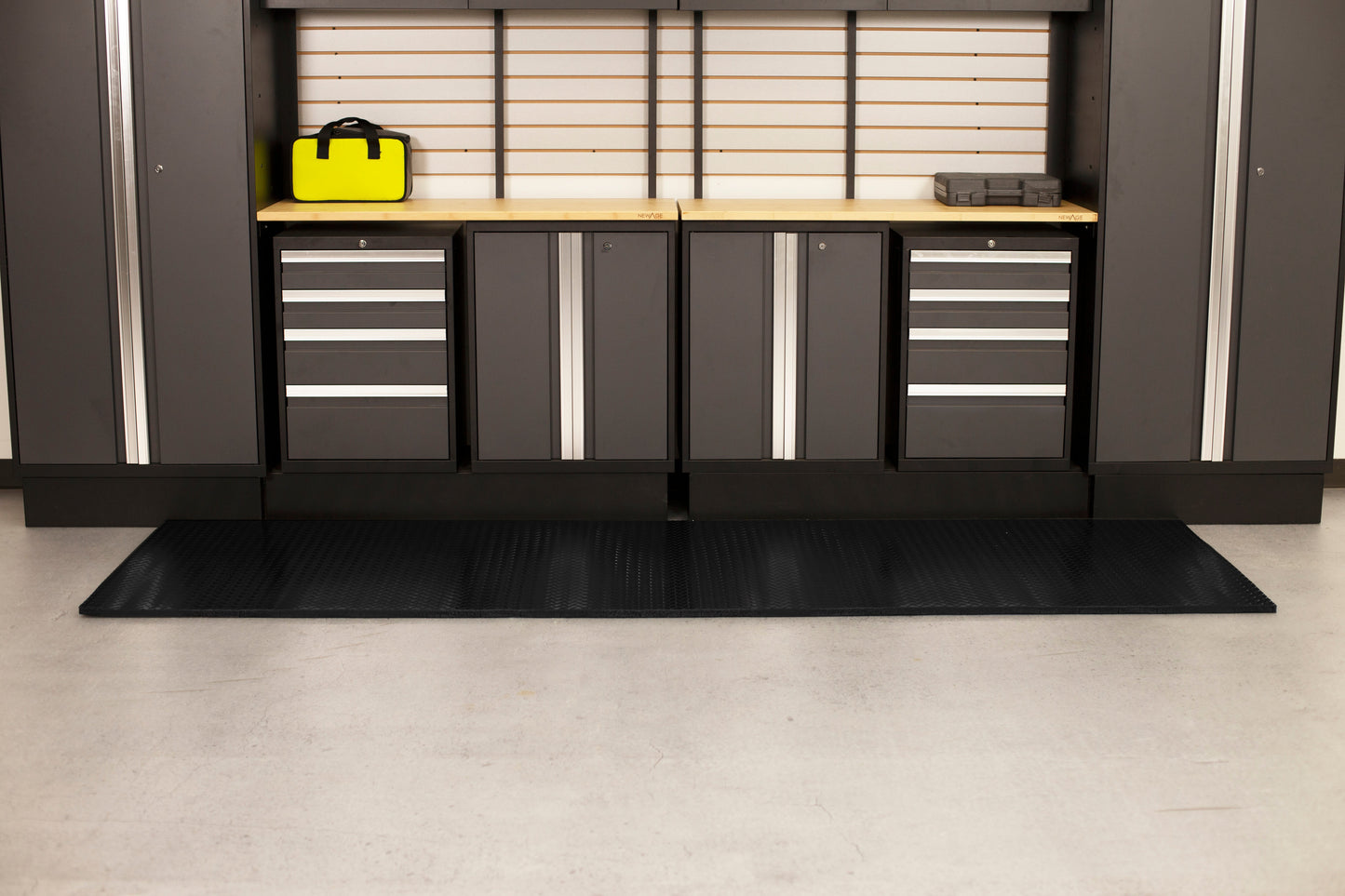 Anti-Fatigue Mat | Diamond Tread™ | G-Floor<sup>®</sup> Anti-Fatigue Cushioned Vinyl Flooring