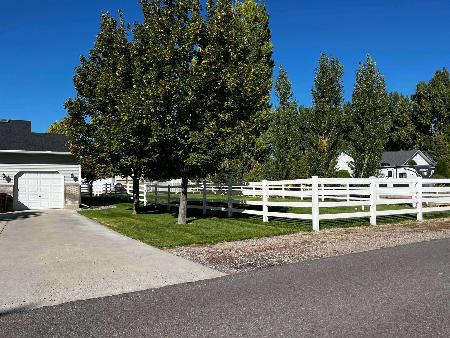 4 Rail Vinyl Horse Fence