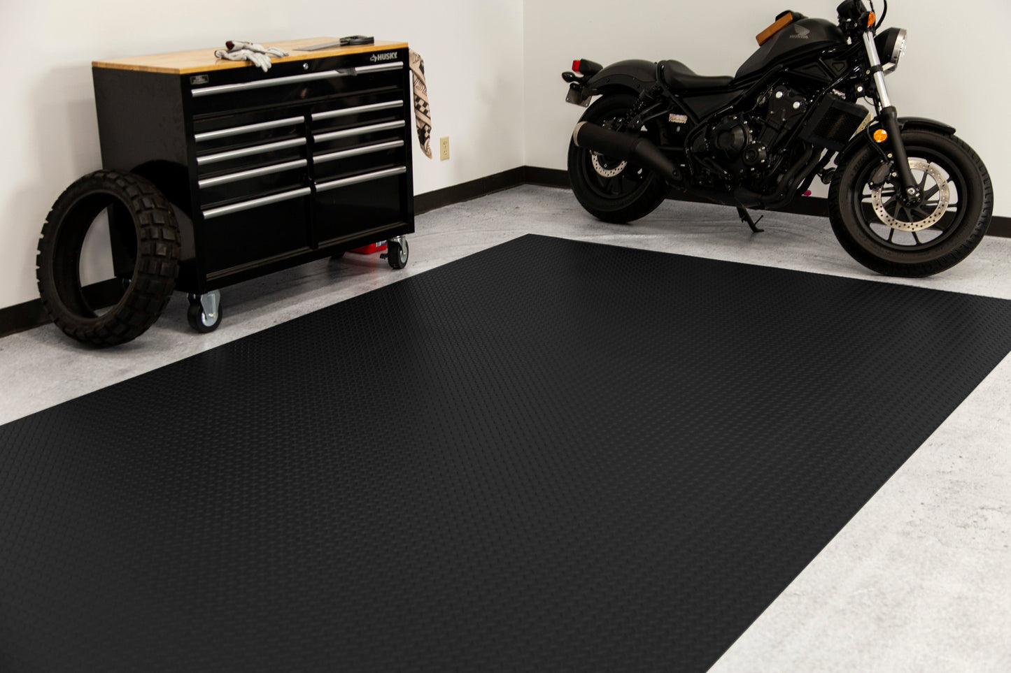 Garage Flooring | Diamond Tread™ | G-Floor<sup>®</sup> Roll-Out Vinyl Flooring