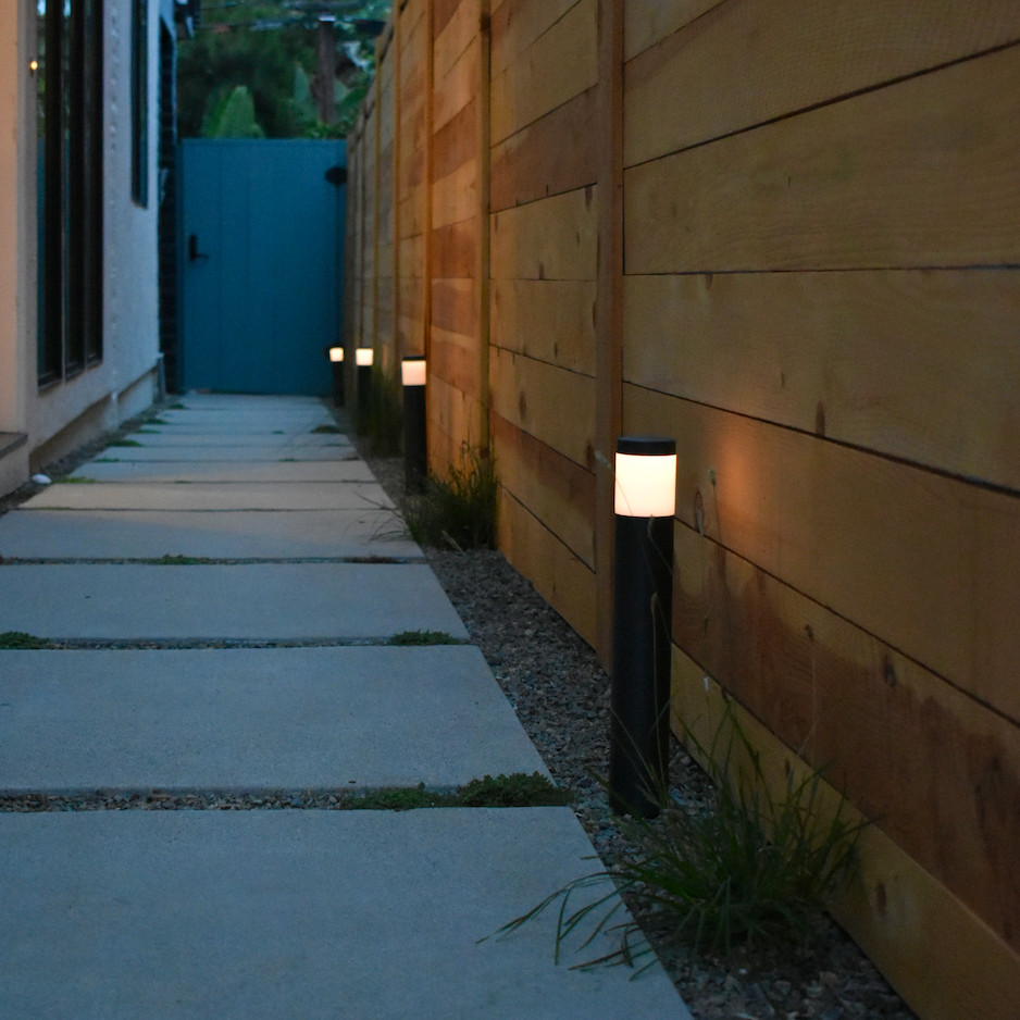 Brutus 18" Antique Brass Bollard