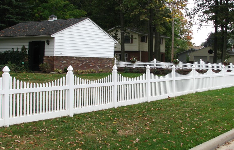 Scalloped Vinyl Picket Fence
